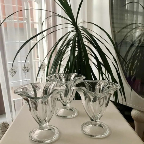 بستنی خوری کریستالی طرح گل برند پاشاباغچه